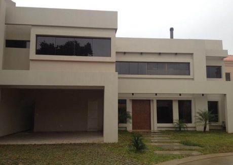 Vendo Residencia En Condominio