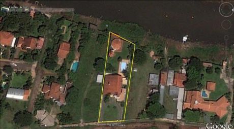Mansion Sobre El Rio Paraguay Usd 1.100.000