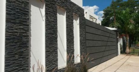 Casa A Estrenar Detras Del Banco Central Casa Toda En Planta Baja