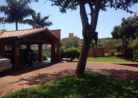 Ofertaa Vendo Residencia En El Corazon De Carmelitas Ubicada En Esquina