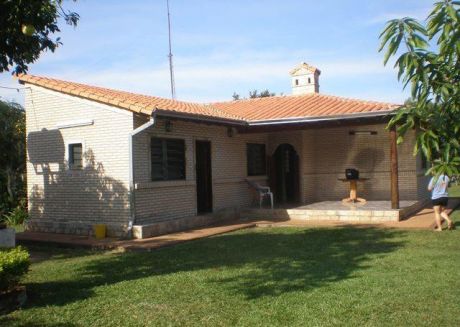 Vendo En Piribebuy Moderna Granja
