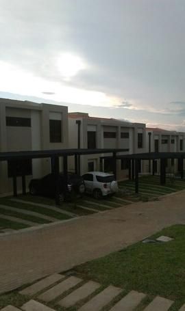 Hermosa Casa En Barrio Cerrado Boulevard Jardines