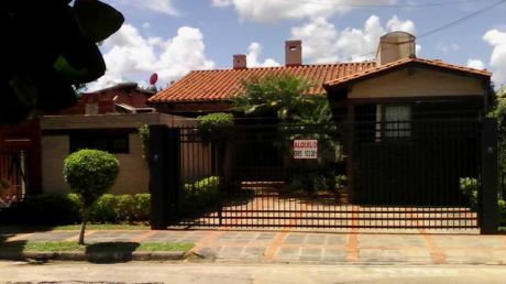 Alquilo Hermosa Casa Con Piscina En Mburucuya