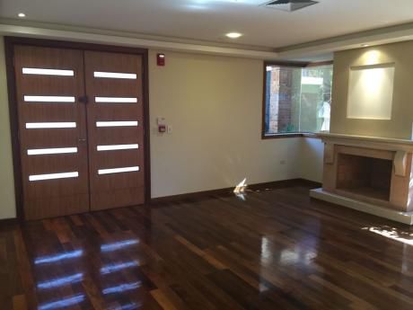 Alquilo Casa En Barrio Cerrado,en Mcal. Estigarribia