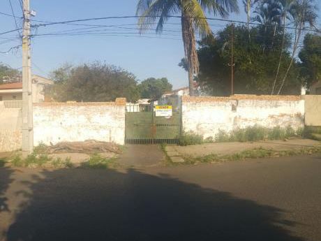 Terreno En Barrio Residencial