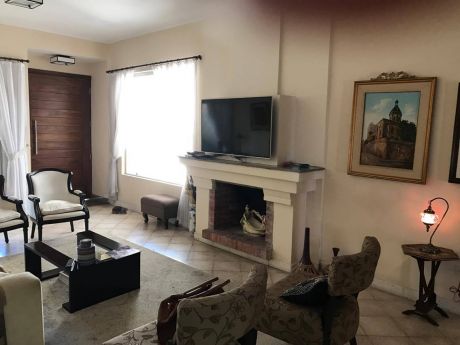 Vendo Casa Zona Colegio Internacional