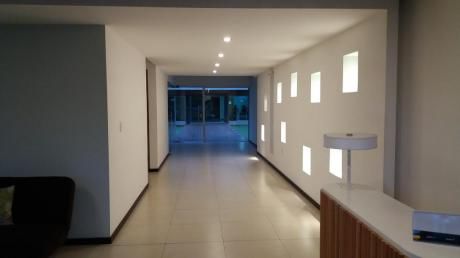 Dueño Vende Apto.1 Dorm. Excelente Estado /cocina Semiequipada, Patio Y Box
