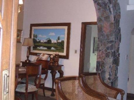 Hermosa Residencia En Mcal. Estigarribia