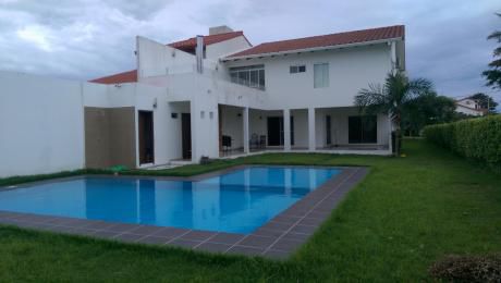 Remato Casa En El Urubo En Cond. Exclusivo