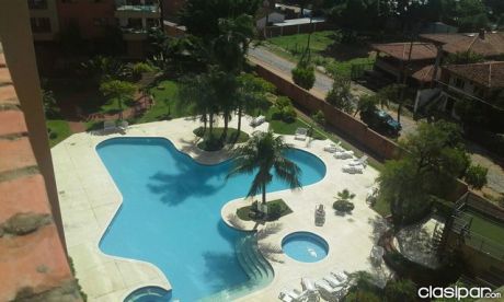 Alquilo Departamento Amoblado De Tres Dormitorios En Condominio