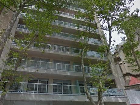 Centro A Estrenar. 2 Dor. 55m2. Al Frente. Si Mascota. Laundry. Bbq. Vig 24hs.