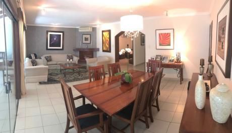 Casa En Zona Residencial