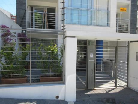 Monoambiente A Pasos De Mdeo Shopping Y Rivera