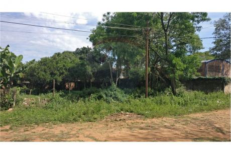 Oferto Amplio Terreno San Lorenzo
