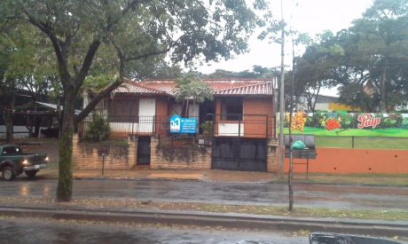 Residencia Con Buena Ubicacion - Zona Santisima Trinidad