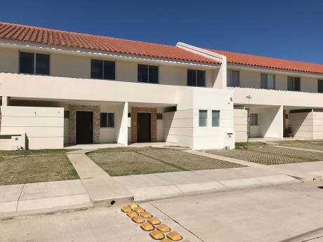 Casa En Venta O Alquiler Condominio Palmas Del Oeste