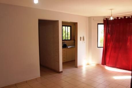 Departamento De 1 Dormitorio En Condominio Zona Centro