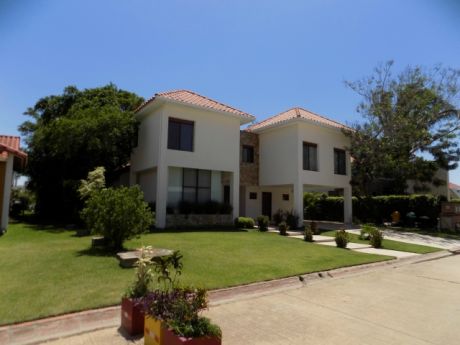 Casa En Alquiler Urubo