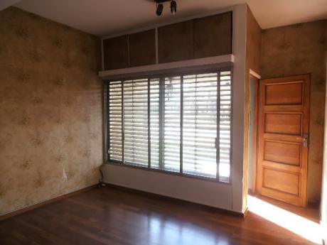 Muy Buena Casa En Planta Baja Republica Del Salvador Y Alicante