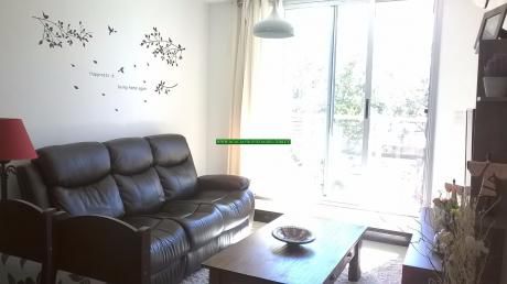 Apartamento De Dos Dormitorios En Edificio Boruj Leiv