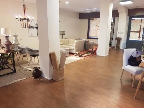 Carrasco. Excelente Planta 200m2 Local Comercial U Oficinas Sobre Rostand