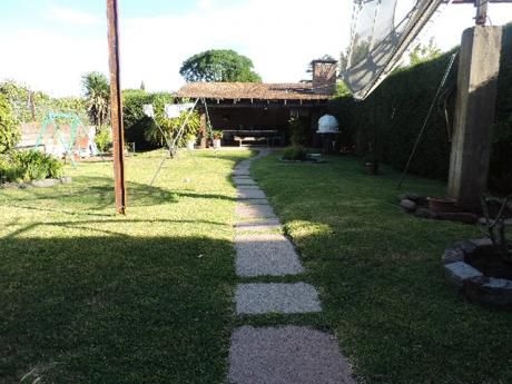 Alberdi Y Dublin. 560 Mts Terreno. Gran Fondo + Barbacoa