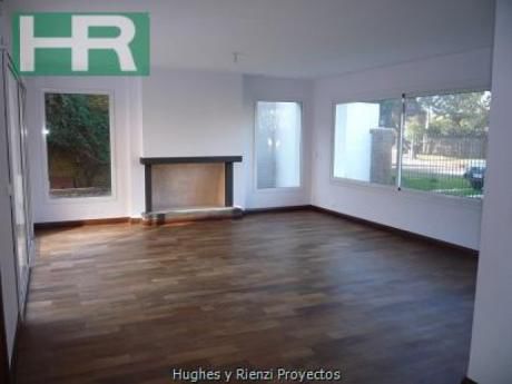 Casa En Carrasco Con Renta A Media Cuadra De La Rambla