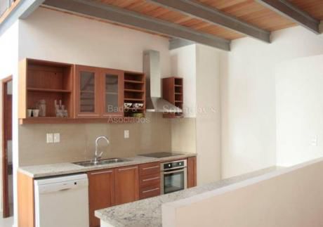 Apartamento En Ciudad Vieja, Peatonal Sarand