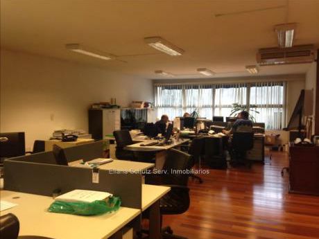 Venta Oficina Ciudad Vieja Con Renta Cw60837