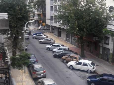 Apartamento En Parque RodÓ 4 Dormitorios