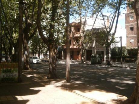 Excelente Local Sobre Rivera