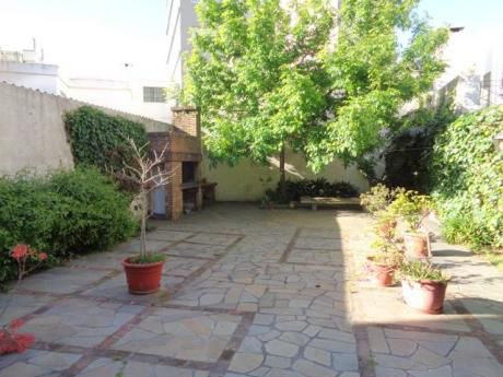 Excelente Casa A Mts De Solano Antuña Y Ellauri - Gran Patio Con Parrillero