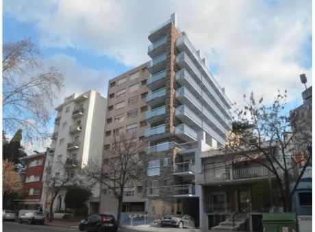 Apartamento De 2 Dormitorios En Pocitos - Oportunidad!!!