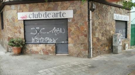 Excelente Local Esquina