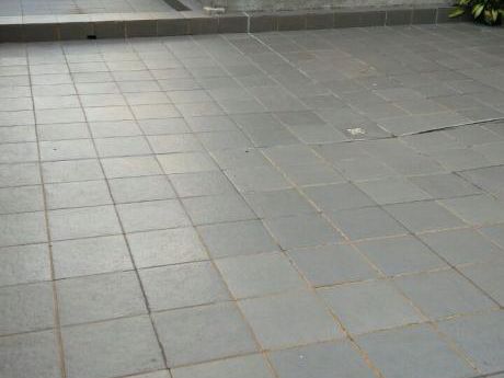 Primer Piso Con Patio Con Parrillero, En Avenida Brasil