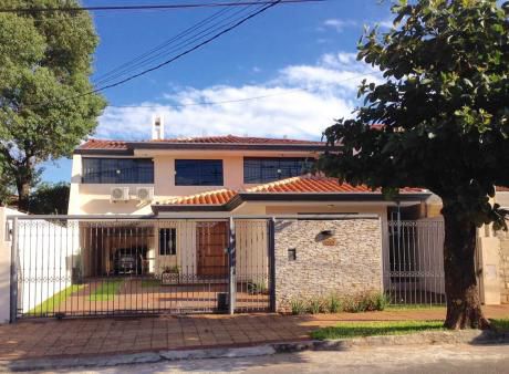 Alquilo Amplia Casa - Barrio Herrera - Municipalidad De AsunciÓn