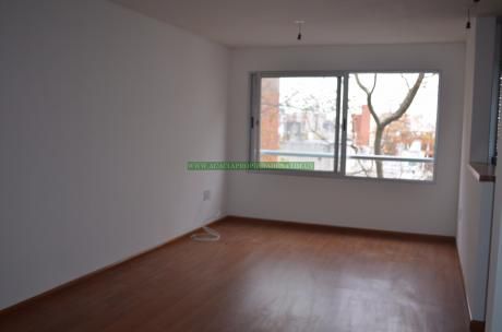 Apartamento En Edificio Pilcomayo De 2 Dorm. Con Garaje