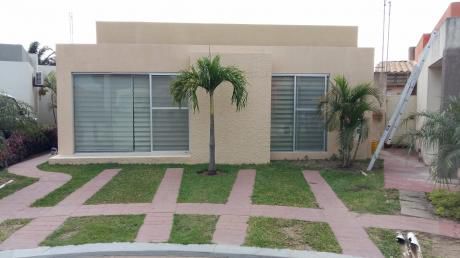 Casa En Venta En Condominio Privado Zona Norte