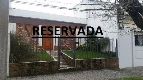 Reservada!!!!!!!!!! Impecable Pu,sobre Demostenes. Si Banco!!!