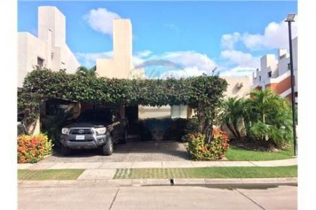 Casas En Oeste