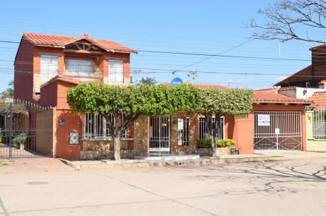 Casa En Venta, Zona Sur - Barrio España 7mo Y 8vo Anillo