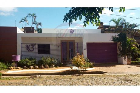 Hermosa Y CÁlida Casa En Pleno Barrio Carmelitas