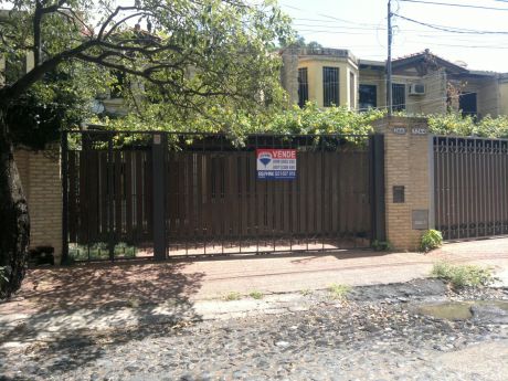 Vendo Amplio Duplex En Barrio Seminario.