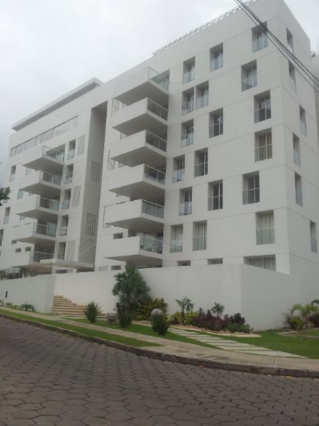 Departamento En Edificio Cristiani