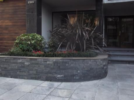 Punta Carretas. Mono Amueblado. 40mts2. Al Frente. Laundry. Calef. Vig 24hs.