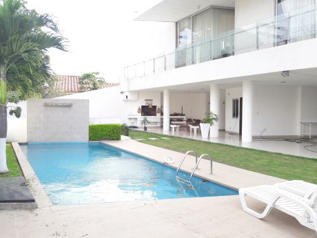 Vendo Hermoso Departamento En Urbari
