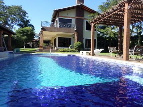 Vendo Hermosa Residencia De 5 Dormitorios En Condominio Cerrado