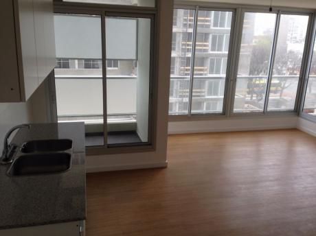 Apartamento De 3 Dormitorios En Barrio Sur