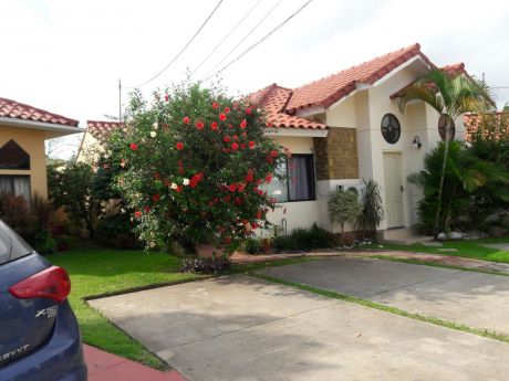 Hermosa Casa En Venta En Excelente Ubicación