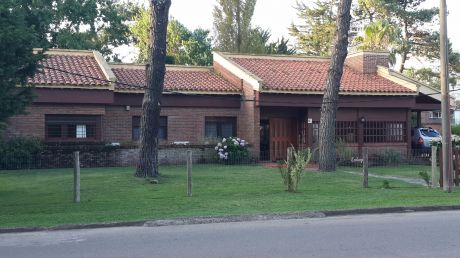 Casa Para Dos Familias En Barrio Paradas 13 Mansa,